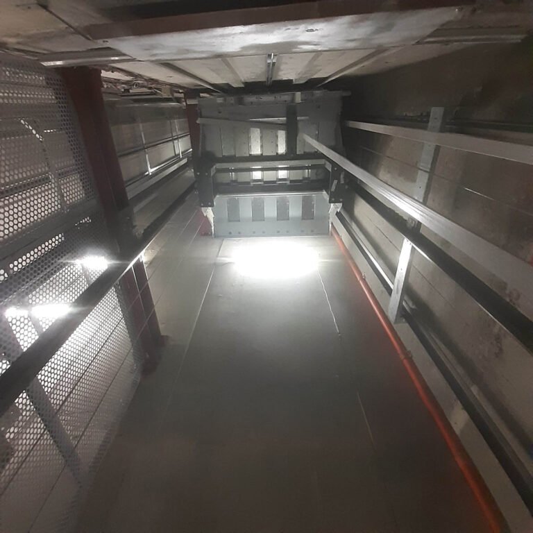 LOWER YOLK AND PLATFORM PE 2