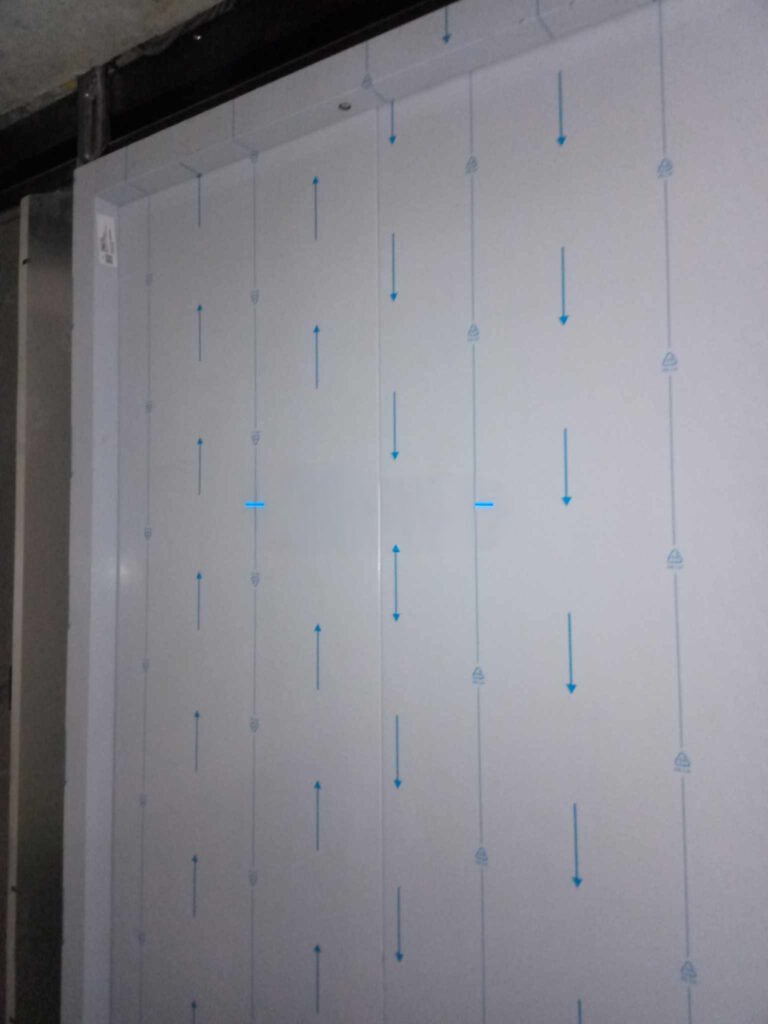 Landing door 10th floor