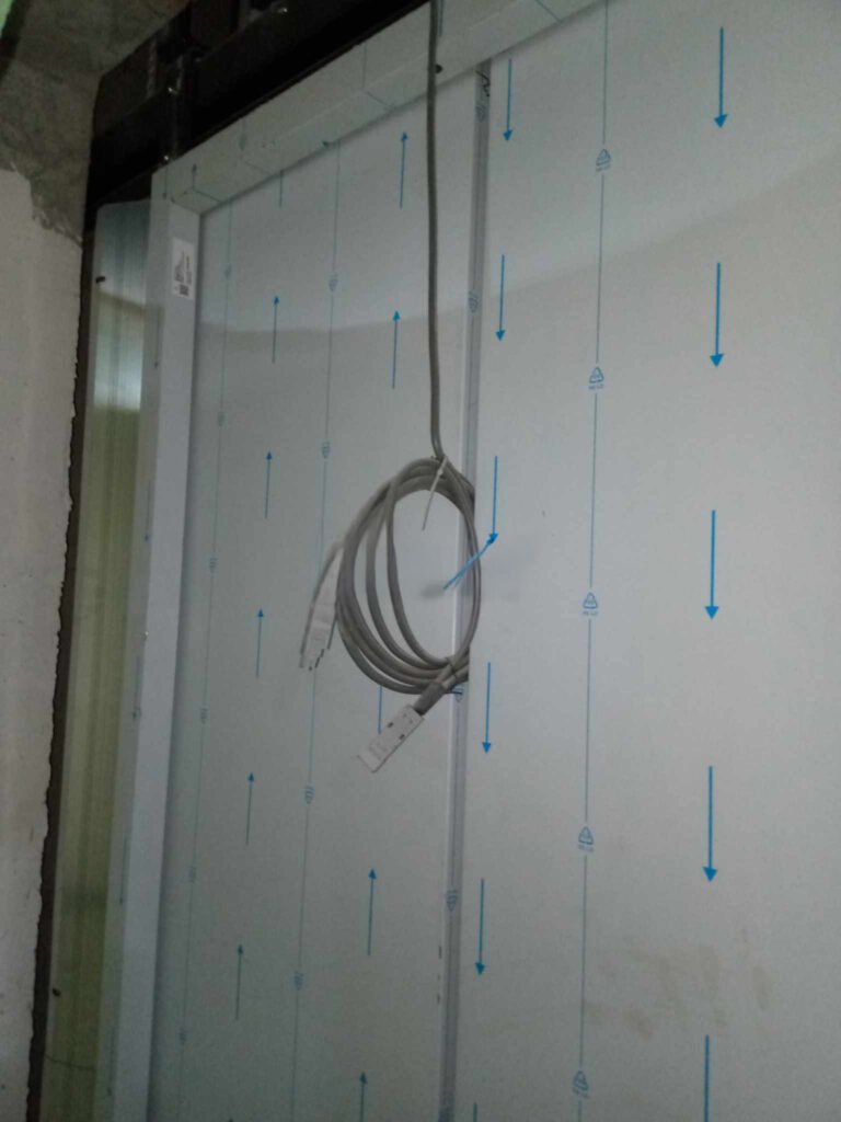 Landing door 2nd floor