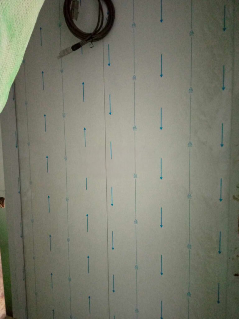 Landing door 7th floor