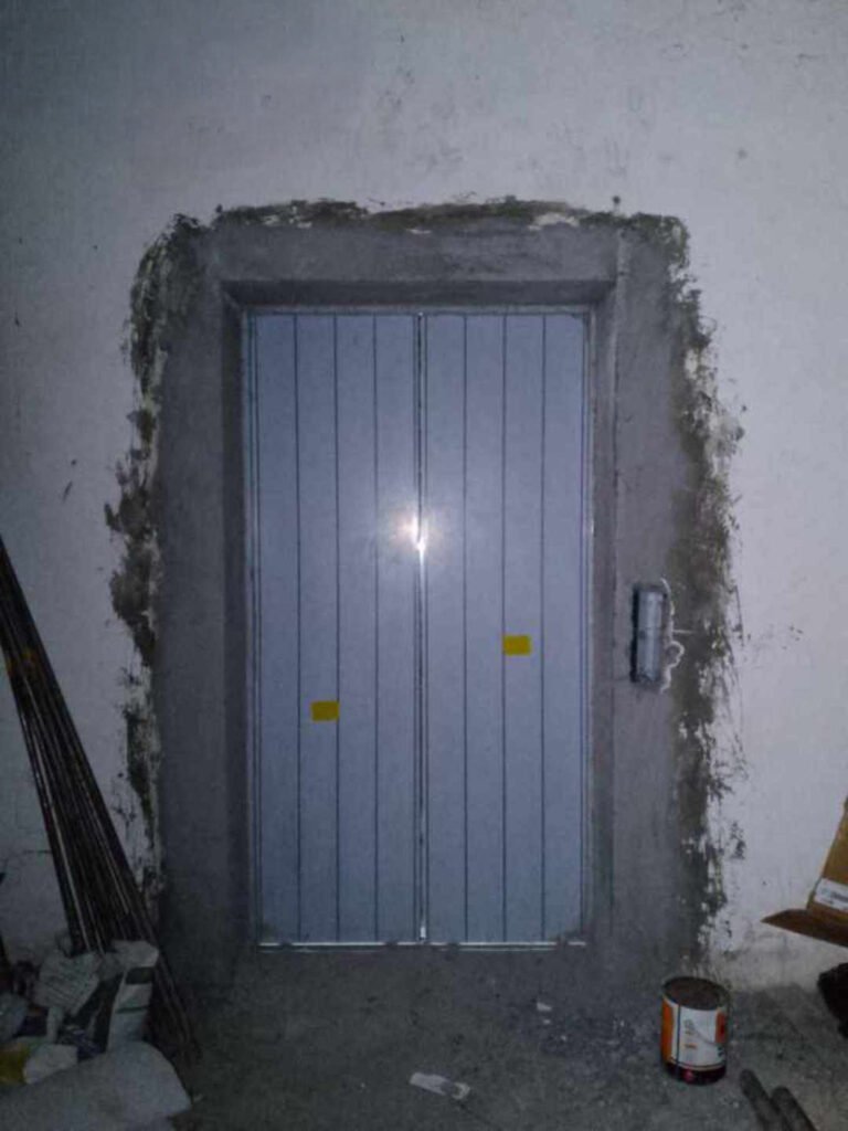 PE 9 LANDING DOOR BASEMENT